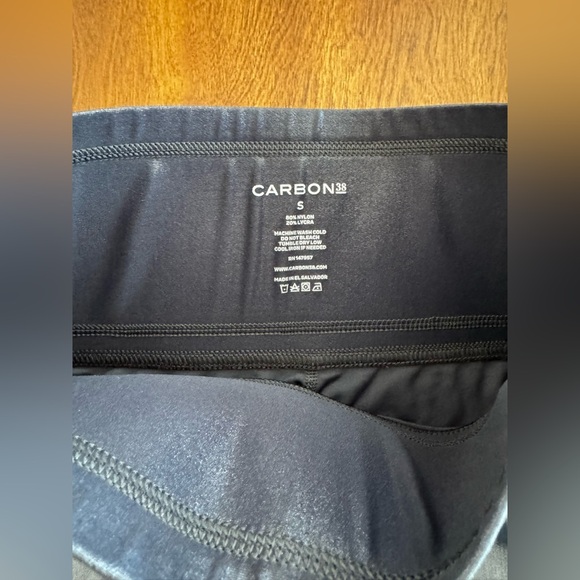 Carbon38 7/8 Legging in Takara Shine/Liquid/Faux Leather - Picture 7 of 7